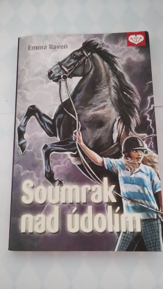 Kniha Soumrak nad údolím