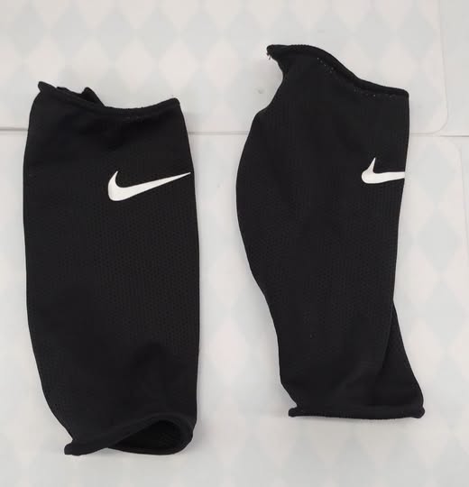 Návleky na fotbalové chrániče Nike