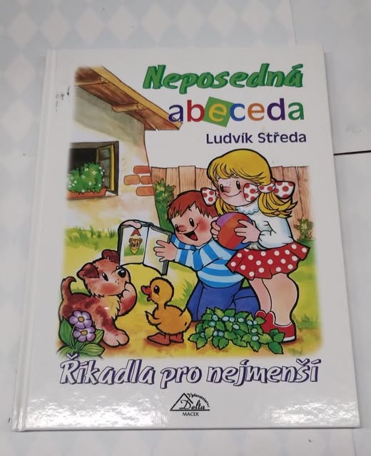 Kniha Neposedná abeceda