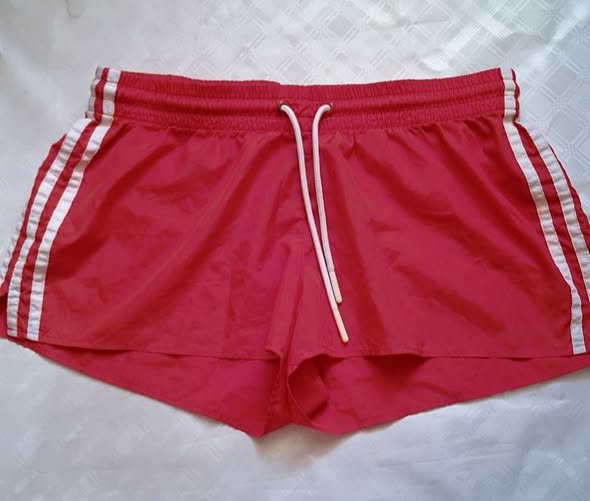 Kraťasy dámské šusťákové vel.S Adidas