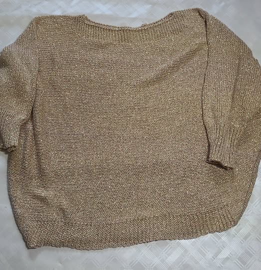 Crop top svetřík