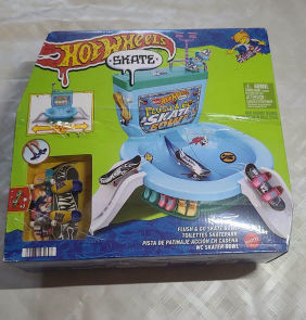 Hot Wheels dráha Flush&Go skate bowl (na fingerboard)