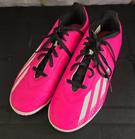 Adidas sálové boty