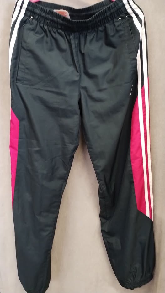 Slabé šusťakové kalhoty Adidas