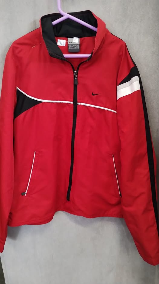 Větrovka Nike