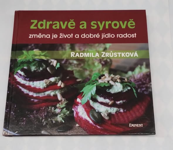 Kniha Zdravé a syrově