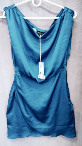Nové šaty Guess