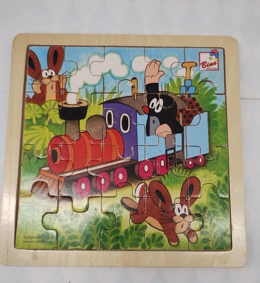 Dřevěné puzzle